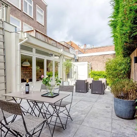 Location 2 Bedroom Groundfloor With Garden Apartment *